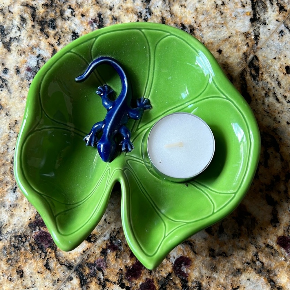 Party light tea, light candle.